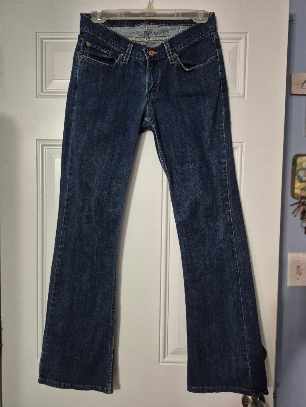 Levi Jeans.Size 7. Curvy cut. Low rise. Boot cut